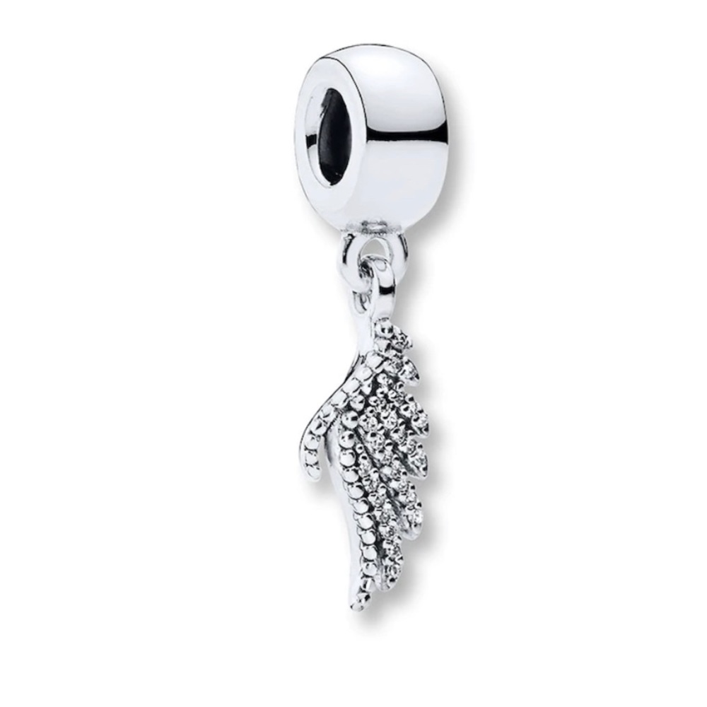 ❤️Pandora Majestic Feather Clear Dangle Retired